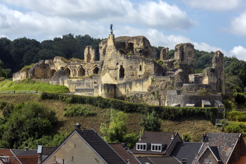 kasteelruïne Valkenburg, hoogteburcht uit de 11e eeuw